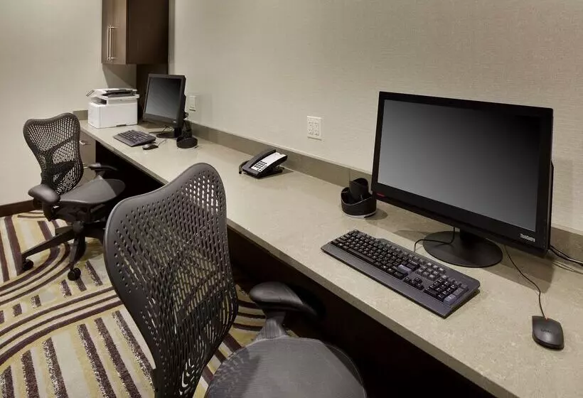 ホテル Hilton Garden Inn Roslyn