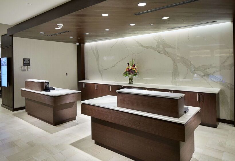 בית מלון כפרי Hilton Garden Inn Roslyn