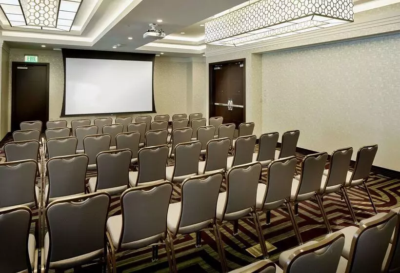ホテル Hilton Garden Inn Roslyn