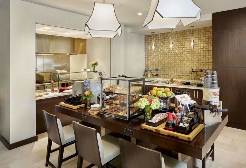 בית מלון כפרי Hilton Garden Inn Roslyn