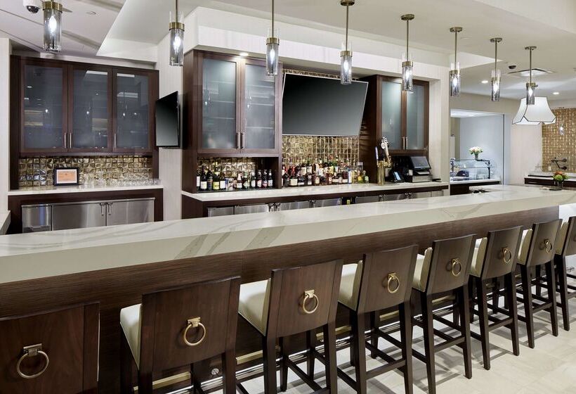 בית מלון כפרי Hilton Garden Inn Roslyn