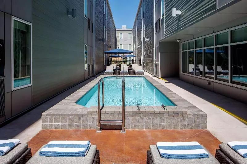 Hotelli Homewood Suites By Hilton New Orleans French Quarter