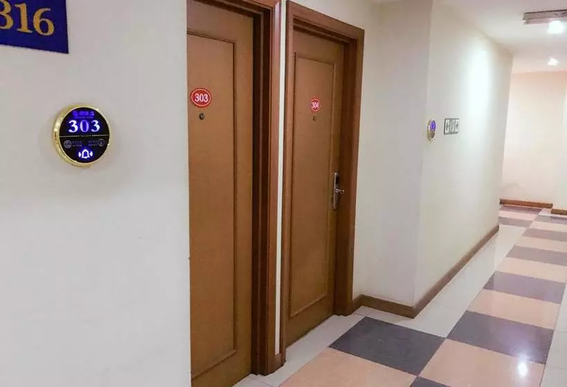 هتل Houz Inn