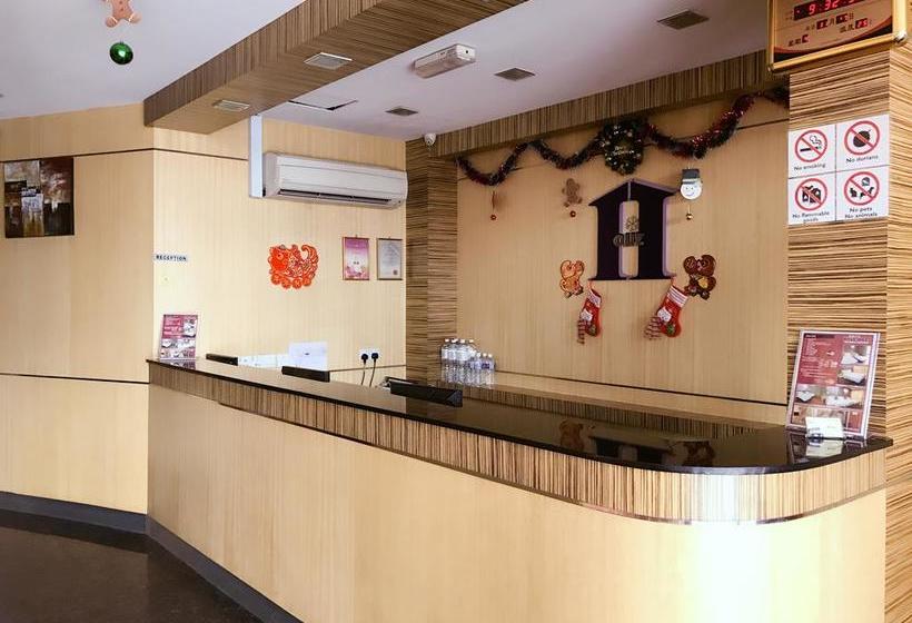 בית מלון כפרי Houz Inn