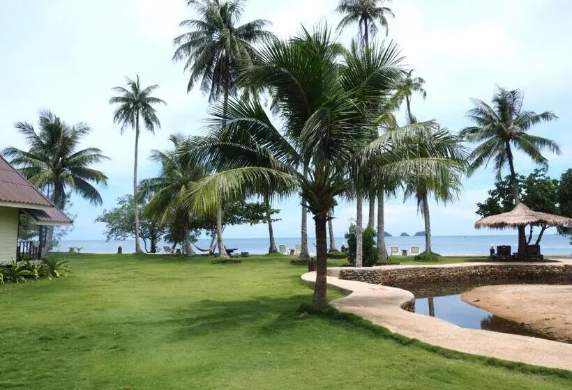 Hotelli Koh Chang Bailan Beach Resort