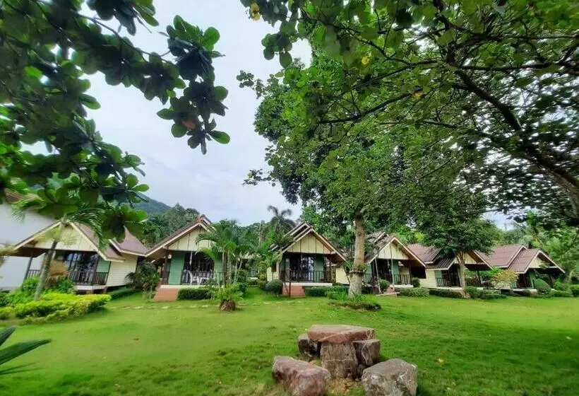 Hotelli Koh Chang Bailan Beach Resort