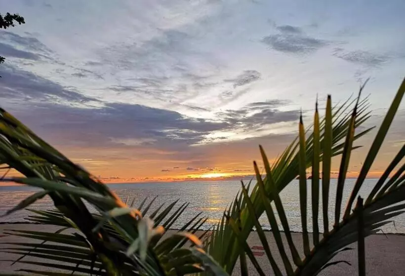 Hotelli Koh Chang Bailan Beach Resort