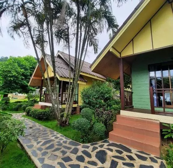 Hotelli Koh Chang Bailan Beach Resort