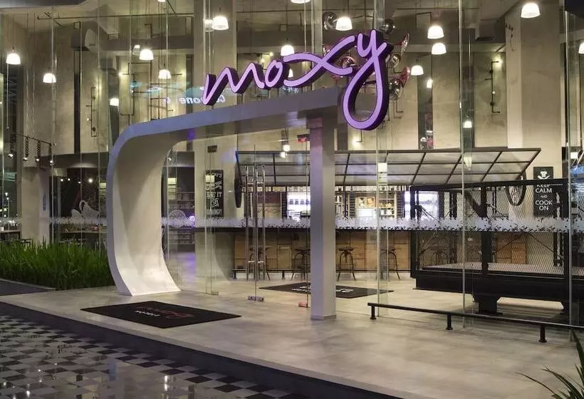 Szálloda Moxy Bandung