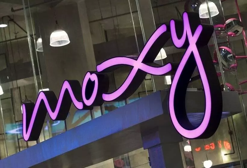 Szálloda Moxy Bandung
