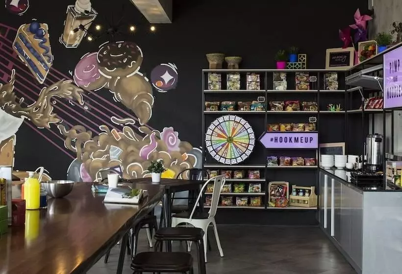 Szálloda Moxy Bandung