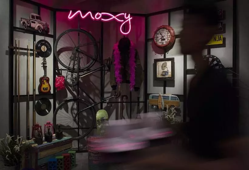 Szálloda Moxy Bandung