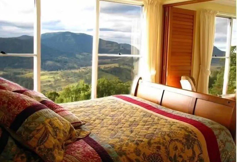 ホテル Spring Creek Mountain Cafe & Cottages