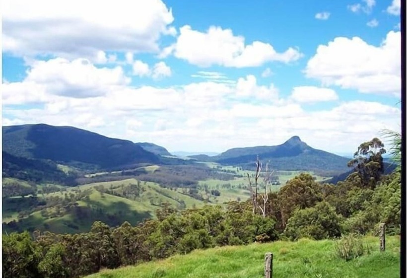 فندق Spring Creek Mountain Cafe & Cottages