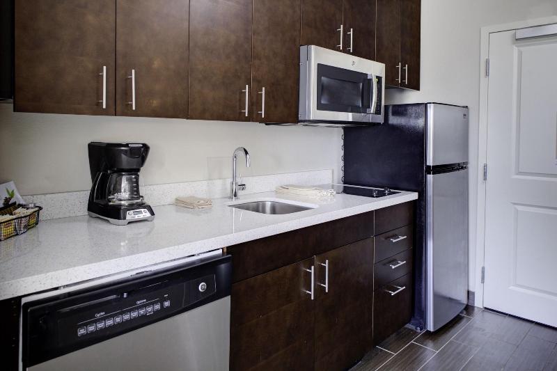 Отель Towneplace Suites By Marriottdetroit Canton