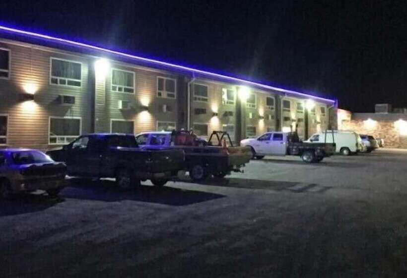 فندق Travelodge By Wyndham Rosetown