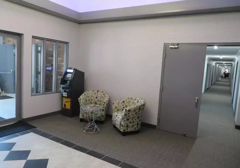 ホテル Travelodge By Wyndham Rosetown