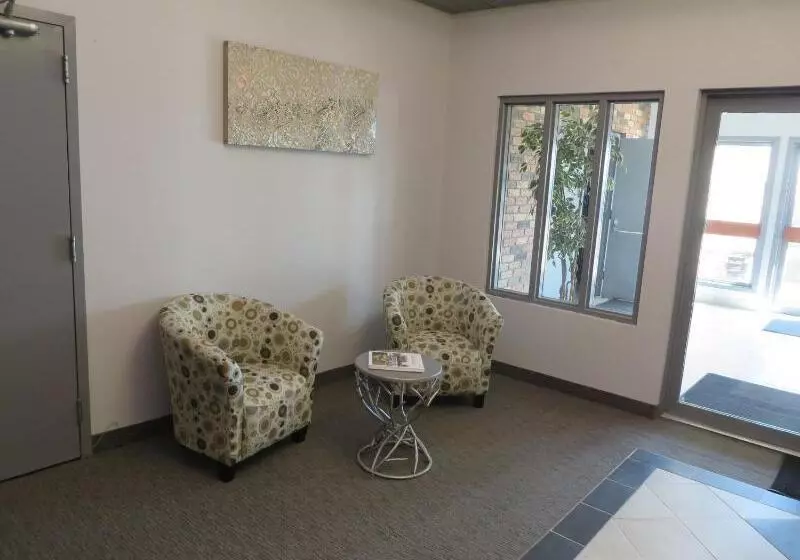 ホテル Travelodge By Wyndham Rosetown