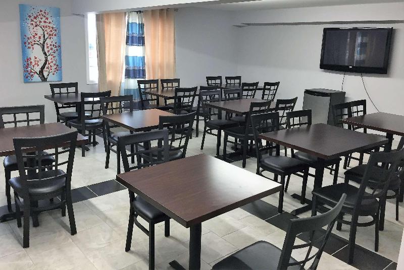 فندق Travelodge By Wyndham Rosetown