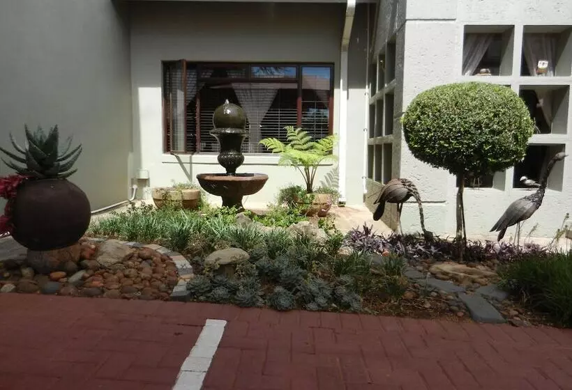 Majatalo Beetleloop Guest House