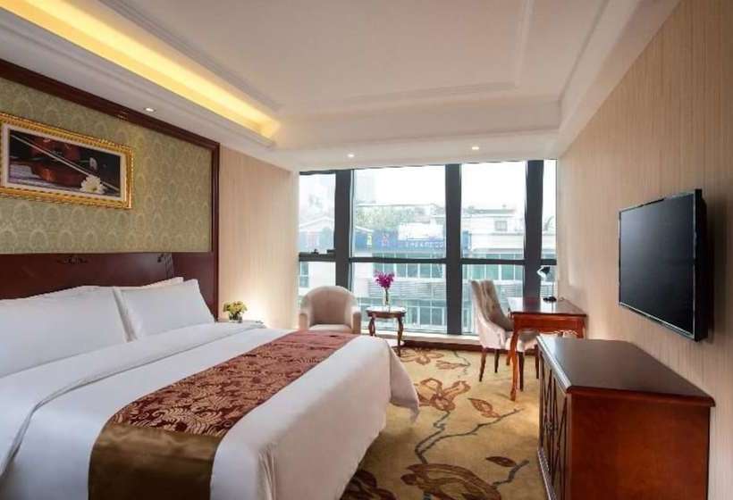 Vienna Hotel Shanghai Happy Valley