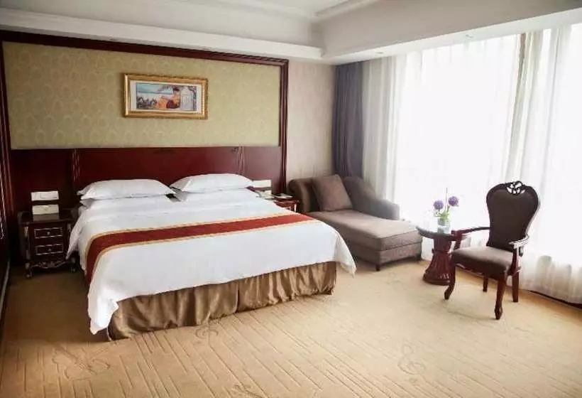 Vienna Hotel Shanghai Happy Valley