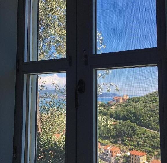 膳宿费 La Terrazza Con L Ulivo   Guesthouse Con Terrazza E Vista Sul Golfo Dei Poeti