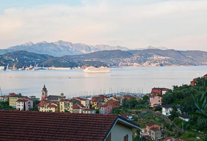 膳宿费 La Terrazza Con L Ulivo   Guesthouse Con Terrazza E Vista Sul Golfo Dei Poeti