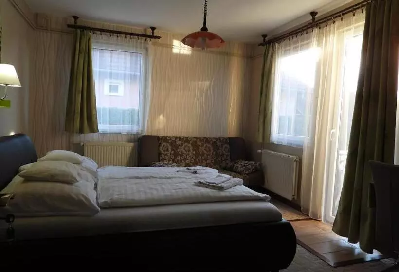 Pension Médea Apartman