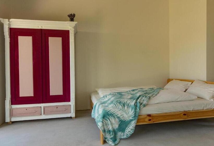 پانسیون Plateliai Samogitia Barn