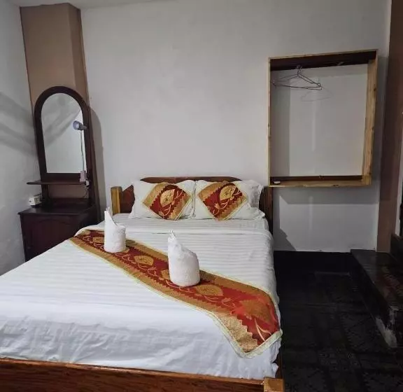 تختخواب و صبحانه Chitlatda Guesthouse