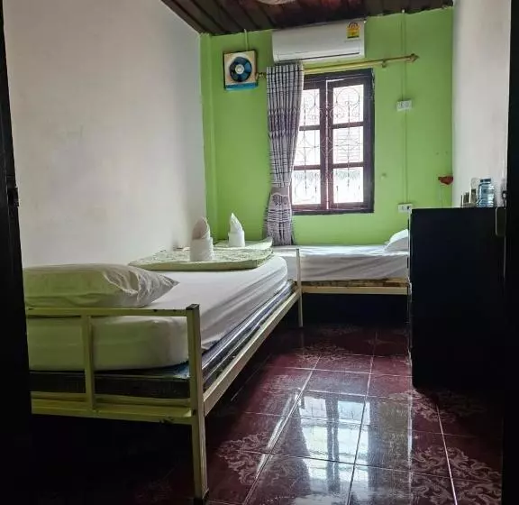 تختخواب و صبحانه Chitlatda Guesthouse