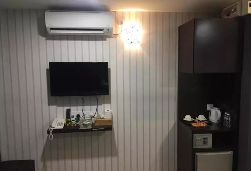 ホテル 7