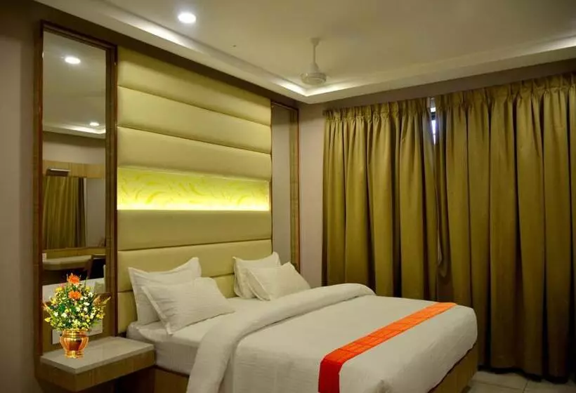 ホテル Dwarka Palace Luxury