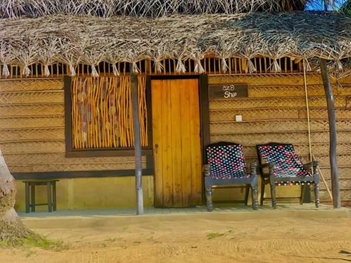 בית מלון כפרי Lankathilaka Kitesurfing Holiday Resort