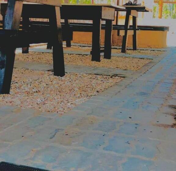 ホテル Lankathilaka Kitesurfing Holiday Resort