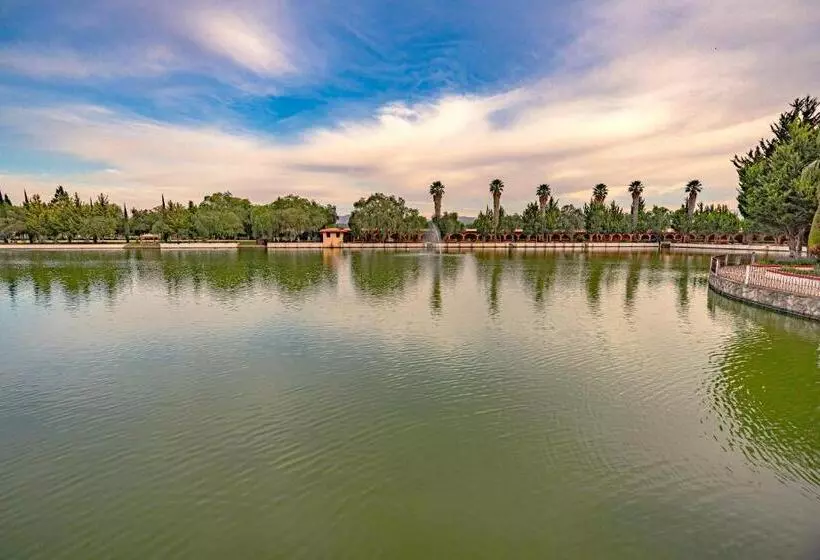 ホテル Oviedo   Club Campestre Teotihuacan