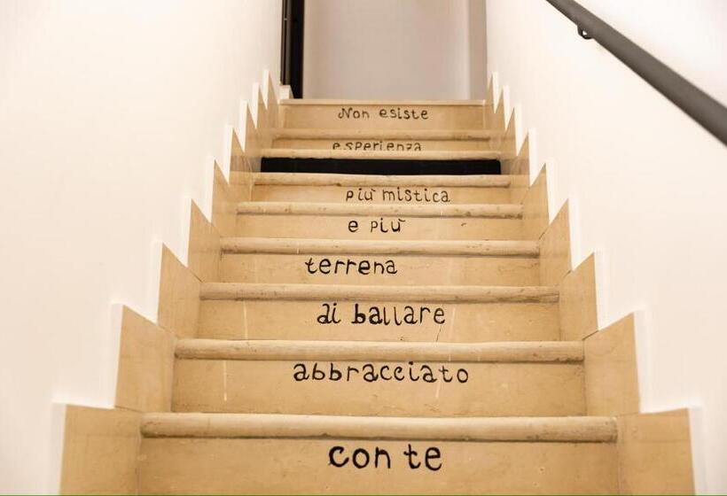 פנסיון Chiaro Di Luna