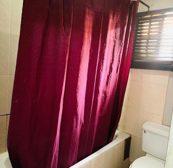 پانسیون Od V!ck S Budgets, 24hr Power, Security, Dstv