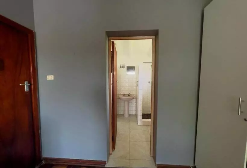 Majatalo Starlight Guest House