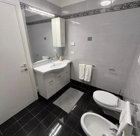 B&b Alessandro Private Room & Bathroom In Shared Apartment