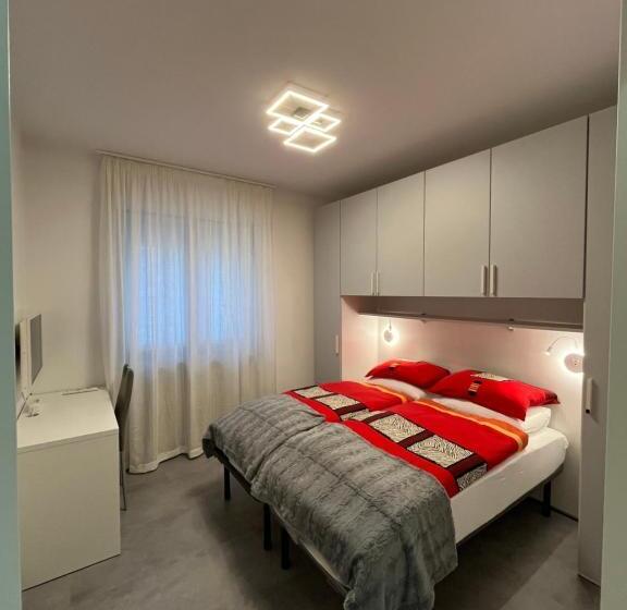 B&b Alessandro Private Room & Bathroom In Shared Apartment