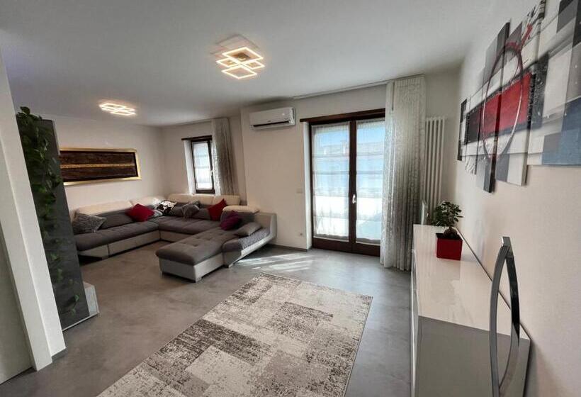 B&b Alessandro Private Room & Bathroom In Shared Apartment