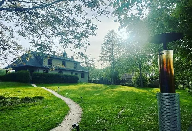 Aamiaismajoitus (B&B) La Fabrik à Douceur