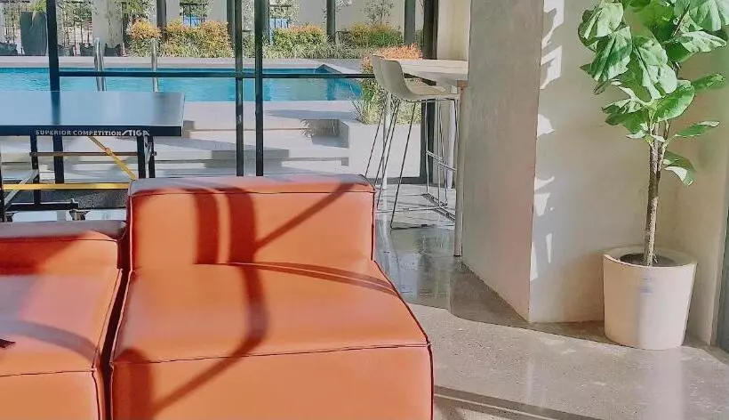 Cebu City Spacious 1br Condo Highview It Park With Pool And Netflix