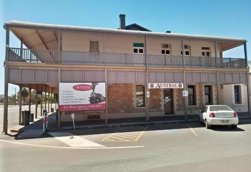 Hotelli Austral Inn