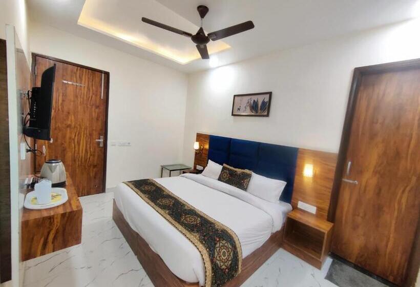 فندق Holiday First Just 100 Metre From Golden Temple