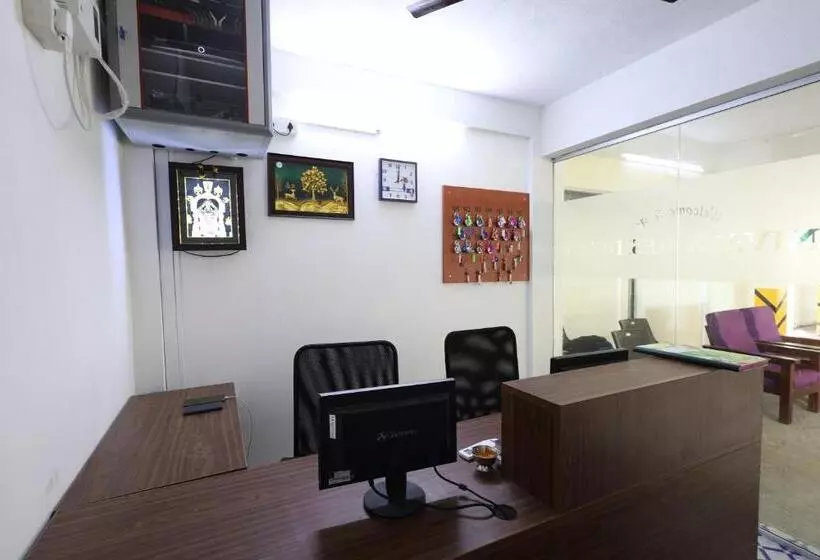 ホテル Srinivasa Serviced Apartment