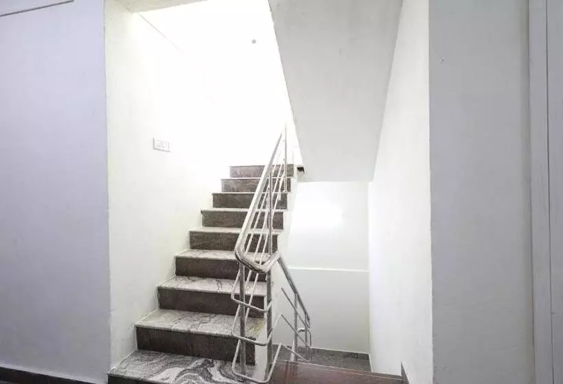 ホテル Srinivasa Serviced Apartment