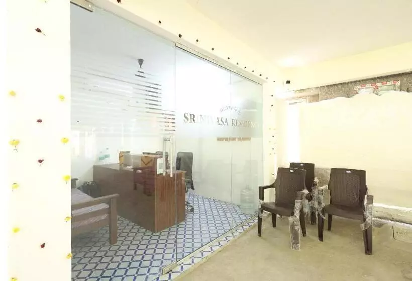 ホテル Srinivasa Serviced Apartment